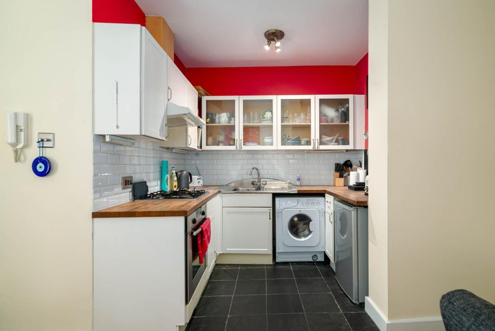 Guestready - Former Pub-Turned-One Bedroom Flat Londen Buitenkant foto